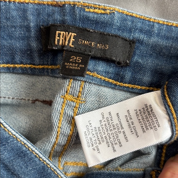 FRYE Wide Leg Jeans Raw Hem Blue Denim High Rise Patch Pockets Size 25 - Picture 13 of 14